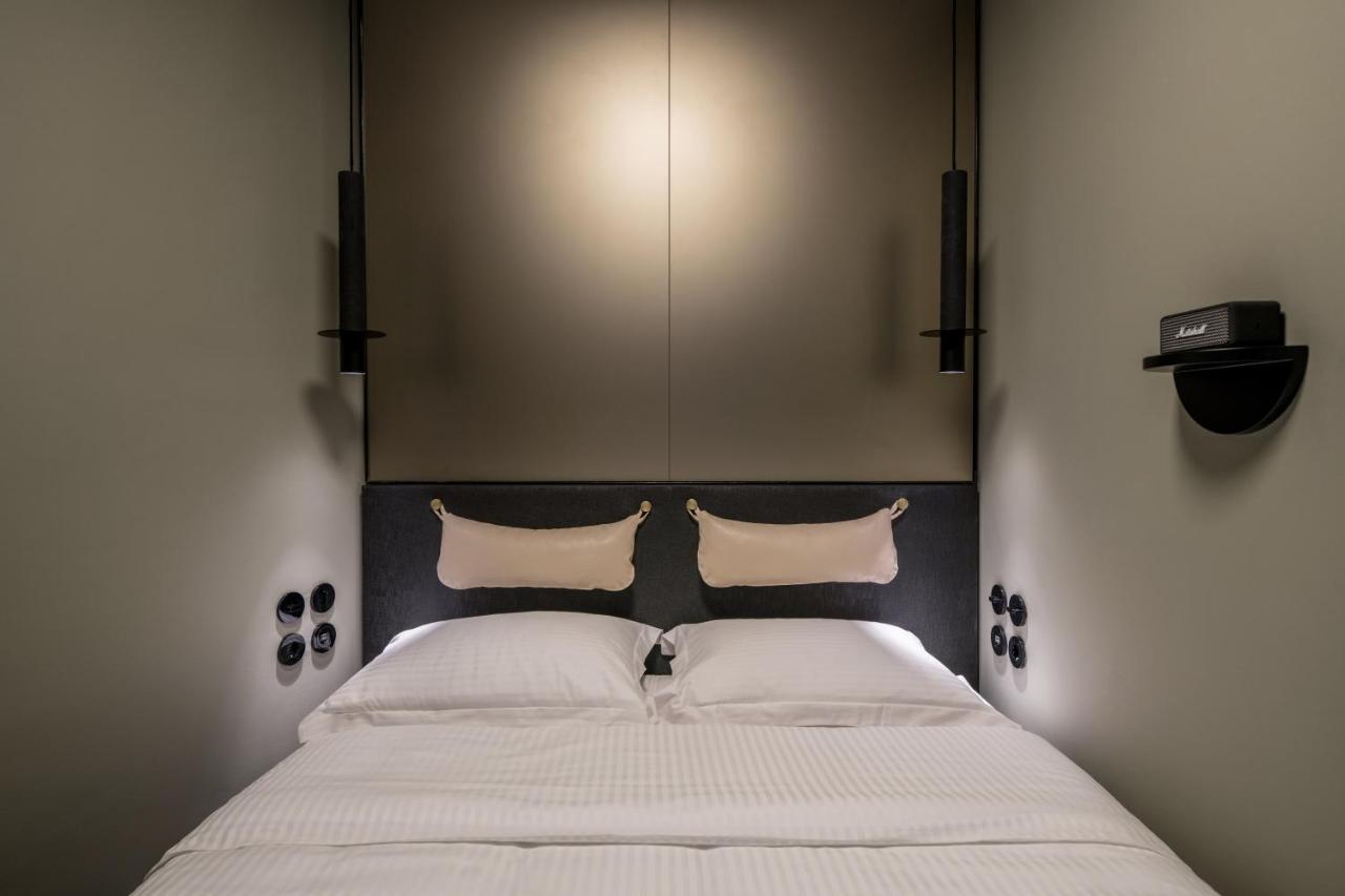72 Ad Suites Tesalonika Bagian luar foto