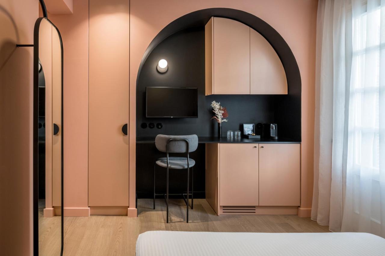 72 Ad Suites Tesalonika Bagian luar foto