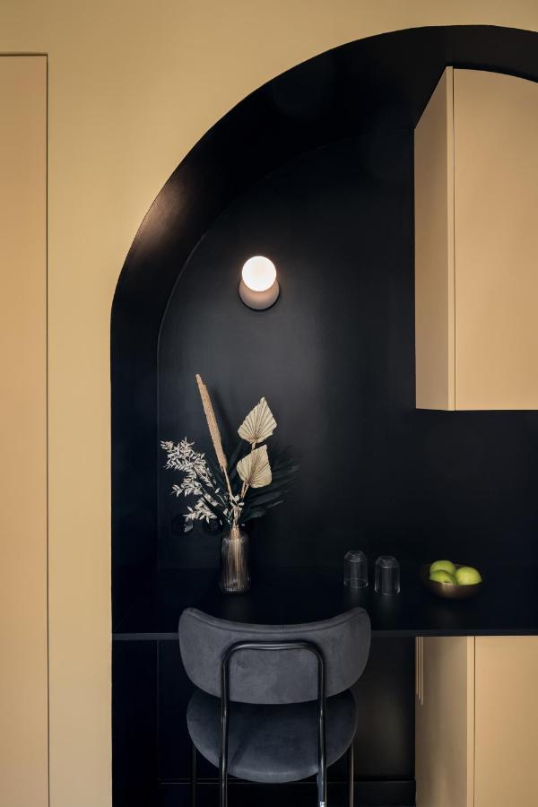 72 Ad Suites Tesalonika Bagian luar foto