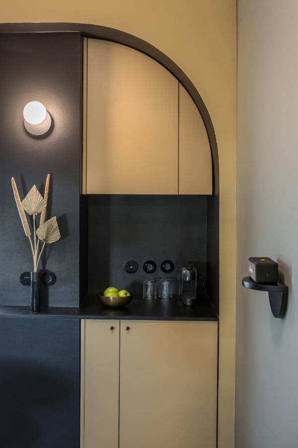 72 Ad Suites Tesalonika Bagian luar foto
