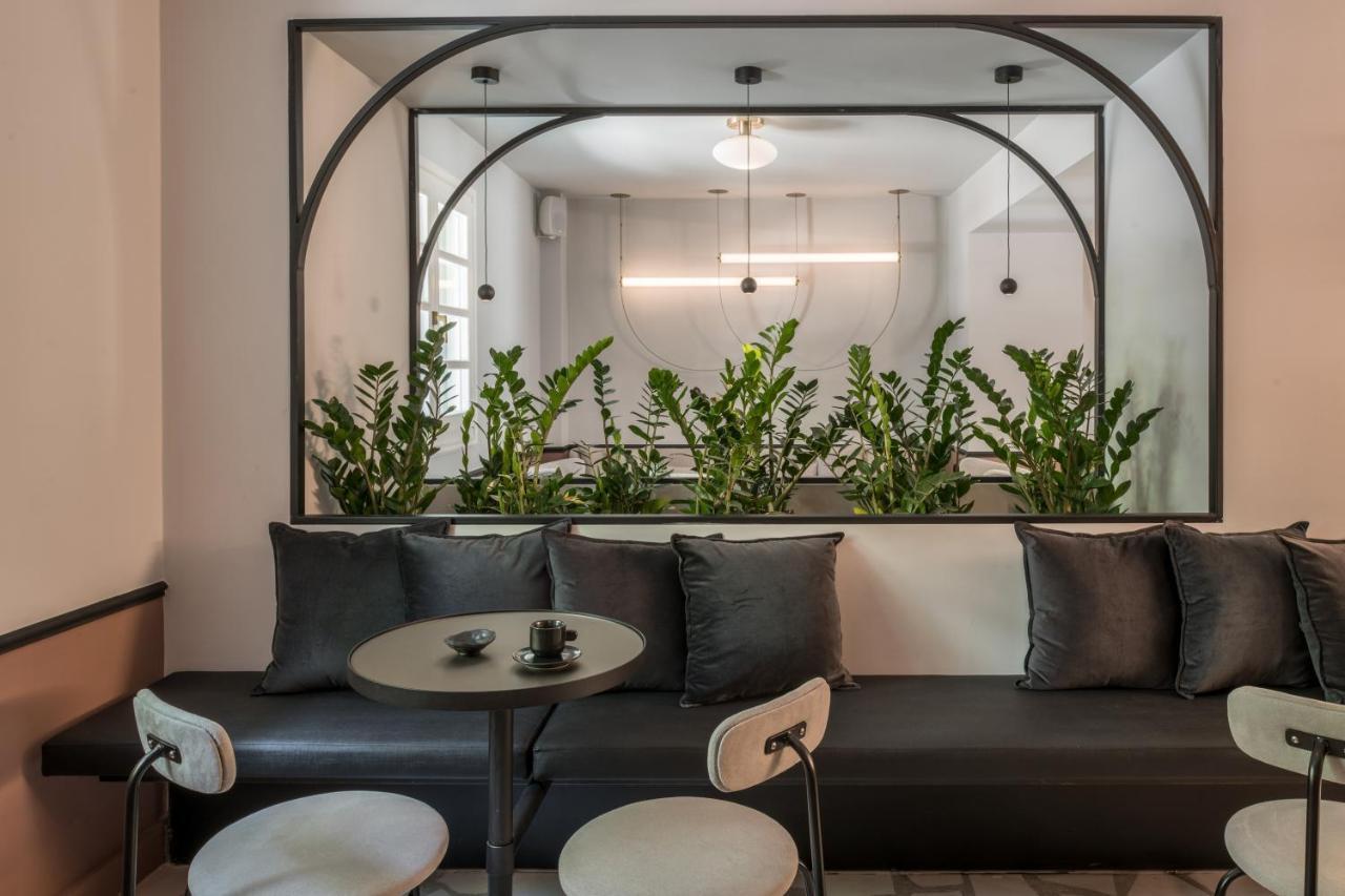 72 Ad Suites Tesalonika Bagian luar foto