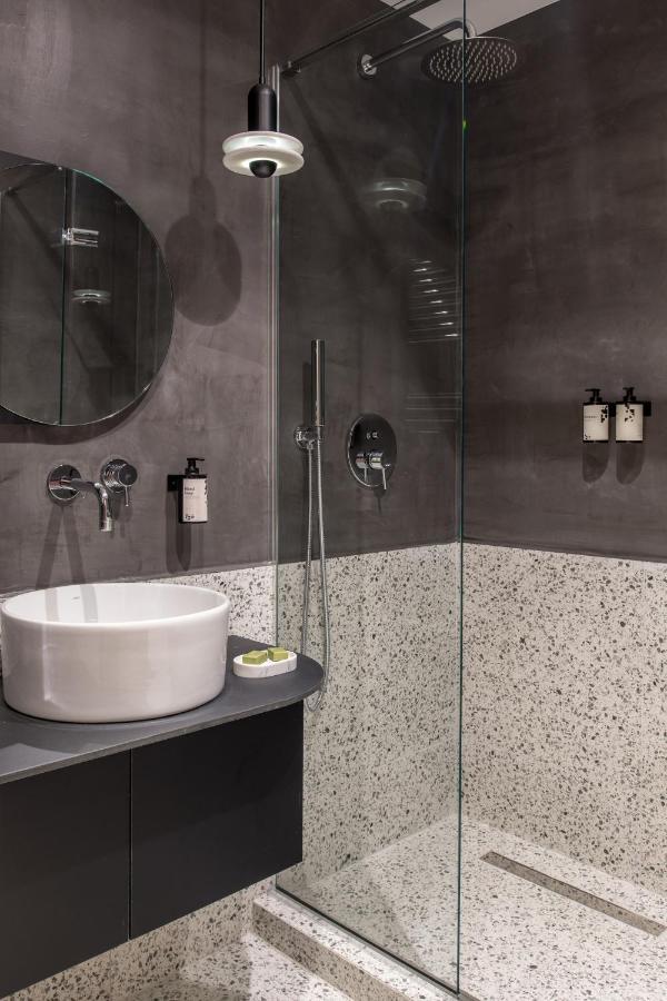 72 Ad Suites Tesalonika Bagian luar foto