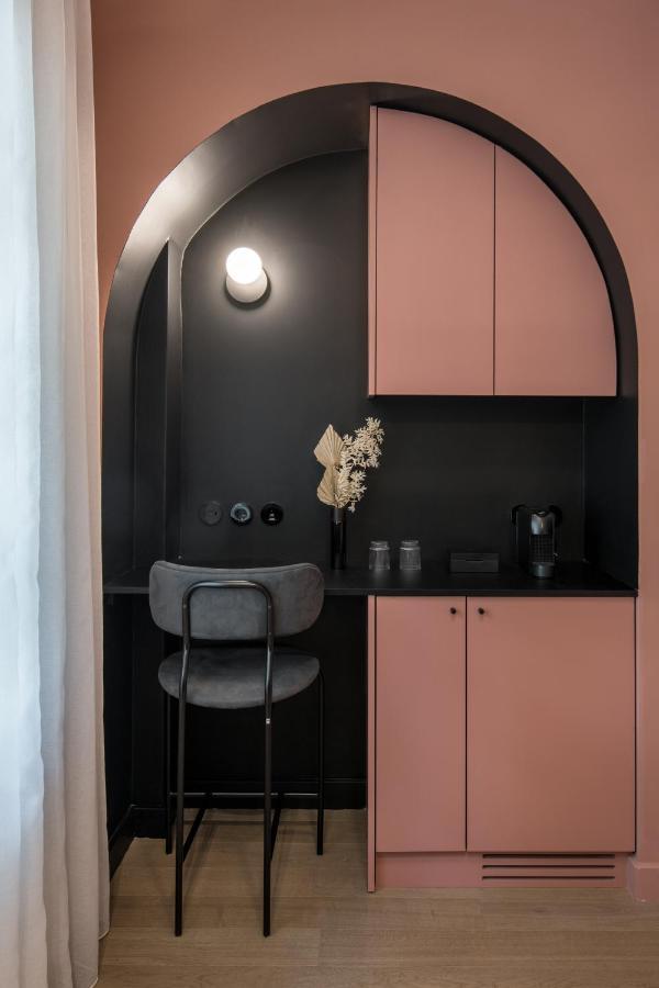 72 Ad Suites Tesalonika Bagian luar foto